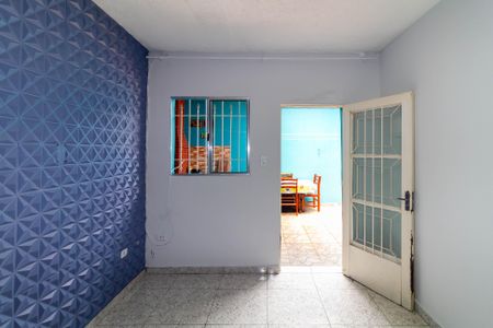 Sala de casa para alugar com 2 quartos, 140m² em Jardim Sao Roberto, São Paulo