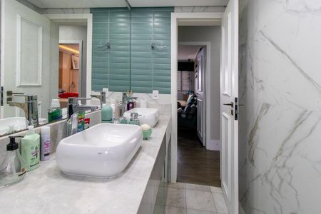 Apartamento para alugar com 264m², 5 quartos e 2 vagas Apartamento para alugar com 264m², 5 quartos e 2 vagasBanheiro Social