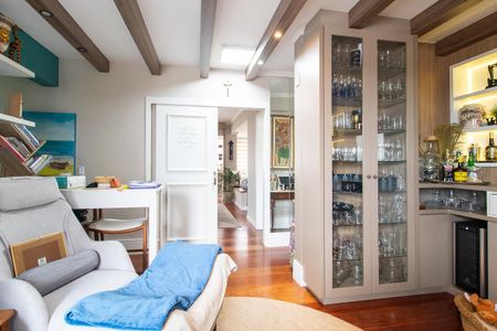 Apartamento para alugar com 264m², 5 quartos e 2 vagas Apartamento para alugar com 264m², 5 quartos e 2 vagasSala de TV