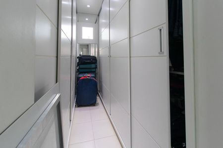 Apartamento para alugar com 264m², 5 quartos e 2 vagas Apartamento para alugar com 264m², 5 quartos e 2 vagasCloset da suíte