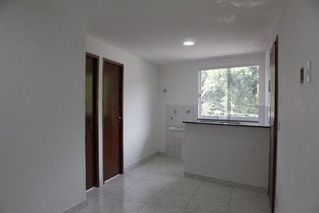 Sala de apartamento para alugar com 2 quartos, 50m² em Tanque, Rio de Janeiro
