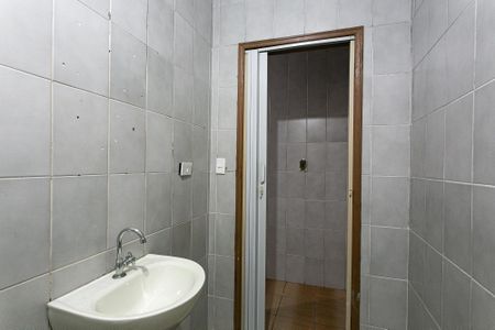 Banheiro Social de casa para alugar com 1 quarto, 160m² em Vila Araguaia, São Paulo