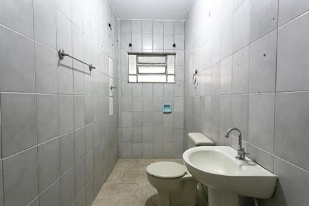 Banheiro Social de casa para alugar com 1 quarto, 160m² em Vila Araguaia, São Paulo
