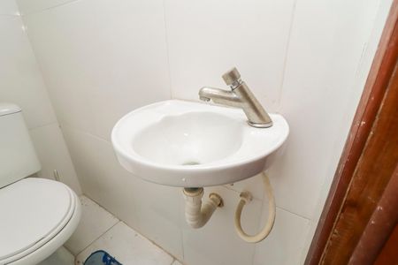 Lavabo de casa de condomínio à venda com 2 quartos, 70m² em Itaquera, São Paulo