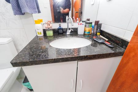 Casa de condomínio à venda com 70m², 2 quartos e 1 vagaBanheiro