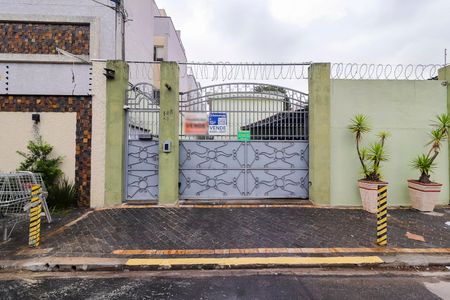 Casa de condomínio à venda com 70m², 2 quartos e 1 vagaFachada