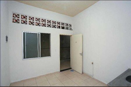 Sala/Cozinha de kitnet/studio para alugar com 1 quarto, 25m² em Jardim Piracuama, São Paulo