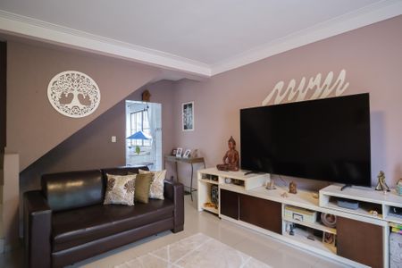 Casa à venda com 245m², 2 quartos e 2 vagas Casa à venda com 245m², 2 quartos e 2 vagasSala