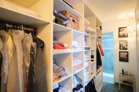 Casa à venda com 245m², 2 quartos e 2 vagas Casa à venda com 245m², 2 quartos e 2 vagasCloset da Suíte