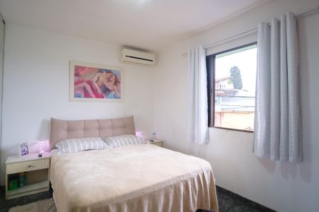 Casa à venda com 245m², 2 quartos e 2 vagas Casa à venda com 245m², 2 quartos e 2 vagasSuíte