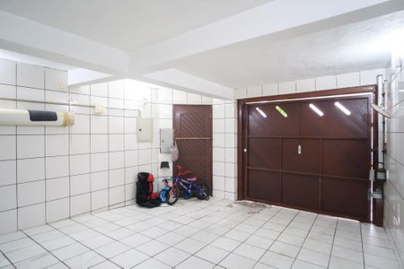 Casa à venda com 245m², 2 quartos e 2 vagas Casa à venda com 245m², 2 quartos e 2 vagasGaragem