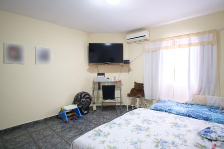 Casa à venda com 245m², 2 quartos e 2 vagas Casa à venda com 245m², 2 quartos e 2 vagasQuarto