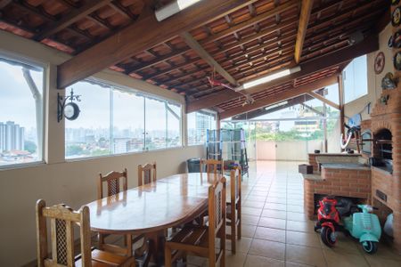 Casa à venda com 245m², 2 quartos e 2 vagas Casa à venda com 245m², 2 quartos e 2 vagasTerraço e espaço gourmet