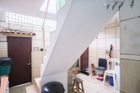 Casa à venda com 245m², 2 quartos e 2 vagas Casa à venda com 245m², 2 quartos e 2 vagasÁrea de Serviço