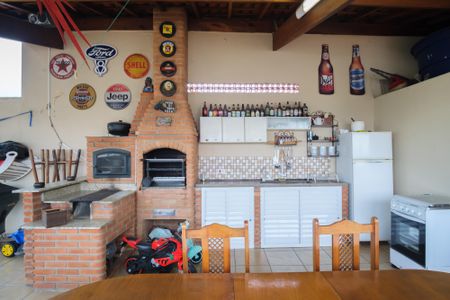 Casa à venda com 245m², 2 quartos e 2 vagas Casa à venda com 245m², 2 quartos e 2 vagasTerraço e espaço gourmet