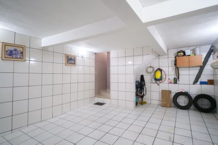 Casa à venda com 245m², 2 quartos e 2 vagas Casa à venda com 245m², 2 quartos e 2 vagasGaragem