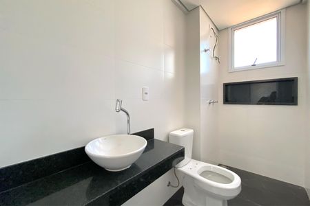 Apartamento à venda com 163m², 3 quartos e 3 vagas Apartamento à venda com 163m², 3 quartos e 3 vagasBanheiro da Suíte 1