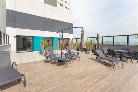 Apartamento à venda com 35m², 1 quarto e 1 vaga Apartamento à venda com 35m², 1 quarto e 1 vagaÁrea Comum - Piscina