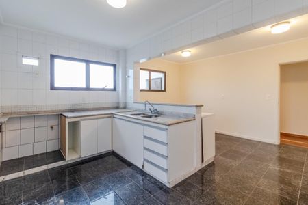 Apartamento para alugar com 3 quartos, 240m² em Vila Suzana, São Paulo