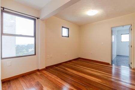 Apartamento para alugar com 3 quartos, 240m² em Vila Suzana, São Paulo