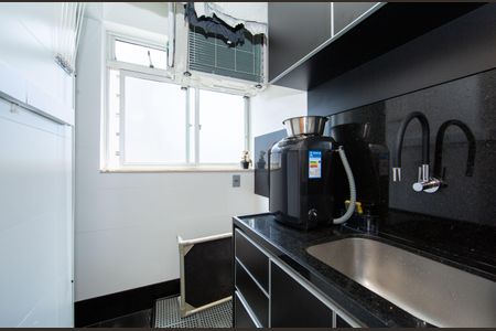 Apartamento à venda com 75m², 2 quartos e 1 vagaAREA DE SERVICO