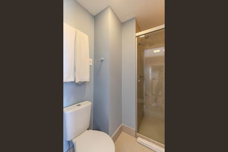 Banheiro de kitnet/studio para alugar com 1 quarto, 30m² em Farroupilha, Porto Alegre