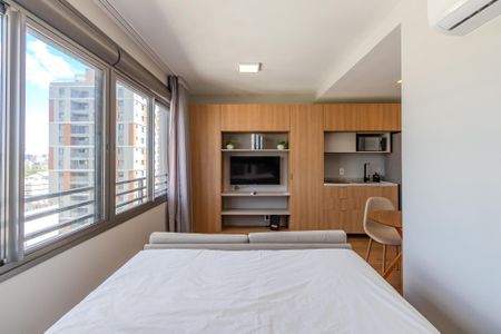 Sala/Quarto de kitnet/studio para alugar com 1 quarto, 30m² em Farroupilha, Porto Alegre