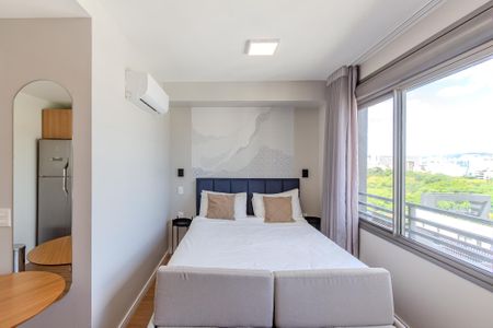 Sala/Quarto de kitnet/studio para alugar com 1 quarto, 30m² em Farroupilha, Porto Alegre