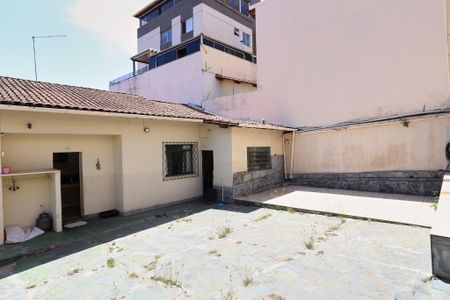Casa à venda com 360m², 3 quartos e 2 vagas Casa à venda com 360m², 3 quartos e 2 vagasÁrea externa