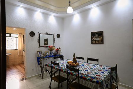 Casa à venda com 360m², 3 quartos e 2 vagas Casa à venda com 360m², 3 quartos e 2 vagasSala de Jantar