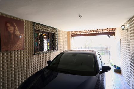 Casa à venda com 360m², 3 quartos e 2 vagas Casa à venda com 360m², 3 quartos e 2 vagasGaragem