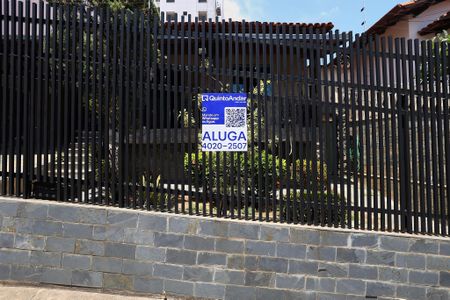 Casa à venda com 360m², 3 quartos e 2 vagas Casa à venda com 360m², 3 quartos e 2 vagasPlaquinha