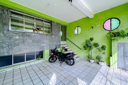 Casa à venda com 165m², 3 quartos e 3 vagasGaragem