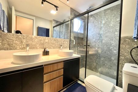 Apartamento à venda com 165m², 3 quartos e 2 vagasBanheiro da Suíte 1