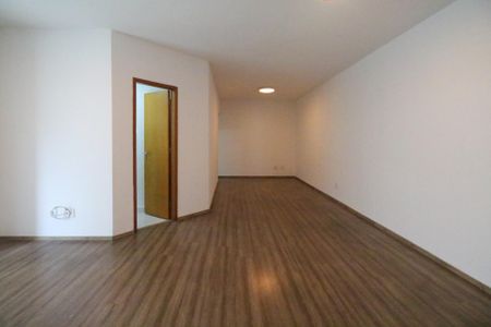 Apartamento para alugar com 129m², 3 quartos e 3 vagas Apartamento para alugar com 129m², 3 quartos e 3 vagasSala