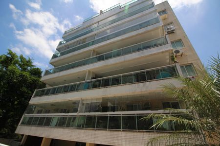 Apartamento à venda com 80m², 2 quartos e 1 vagaFachada