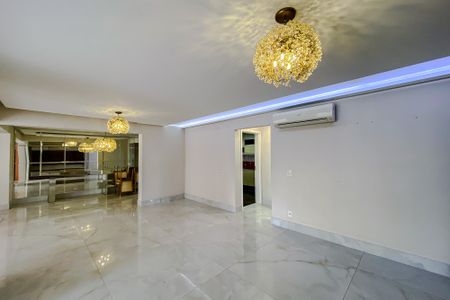 Sala de apartamento à venda com 3 quartos, 202m² em Vila Regente Feijó, São Paulo