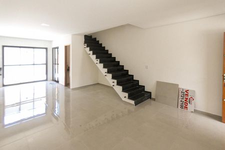 Sala de casa para alugar com 3 quartos, 130m² em Vila Carrão, São Paulo
