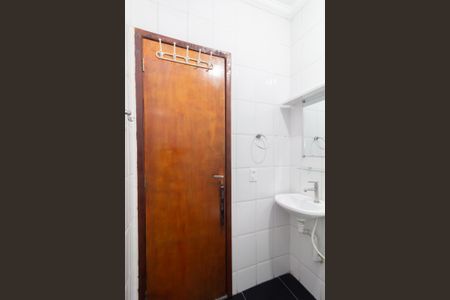 Casa de condomínio para alugar com 92m², 2 quartos e 1 vaga Casa de condomínio para alugar com 92m², 2 quartos e 1 vagaBanheiro