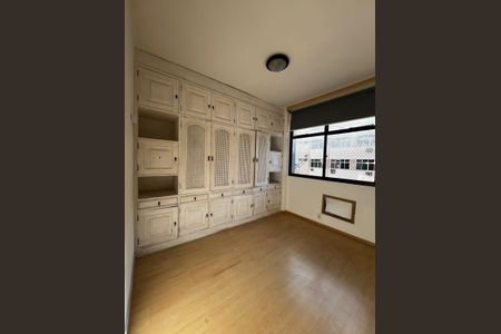 Apartamento à venda com 150m², 3 quartos e 2 vagasQuarto