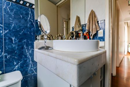 Apartamento à venda com 80m², 3 quartos e 1 vagaSuite - Banheiro