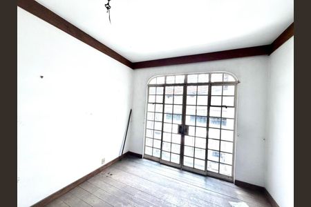 Casa à venda com 4 quartos, 317m² em Grajaú, Belo Horizonte