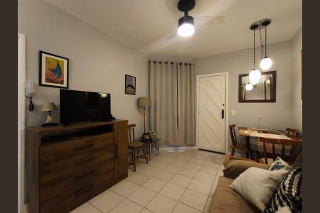 Sala de apartamento à venda com 2 quartos, 45m² em Carlos Prates, Belo Horizonte