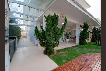 Casa de condomínio à venda com 600m², 4 quartos e 9 vagasVaranda