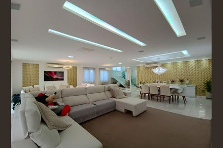 Casa de condomínio à venda com 600m², 4 quartos e 9 vagasSala