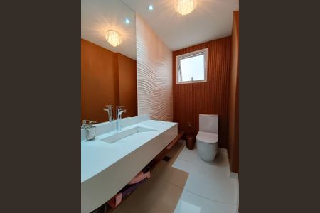 Casa de condomínio à venda com 600m², 4 quartos e 9 vagasBanheiro