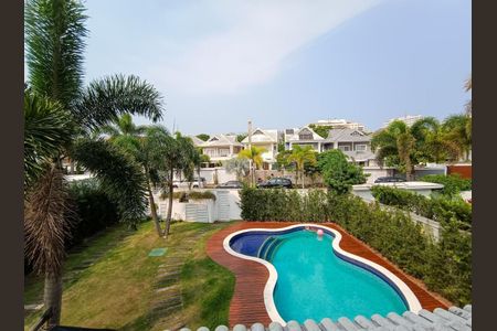 Casa de condomínio à venda com 600m², 4 quartos e 9 vagasVista