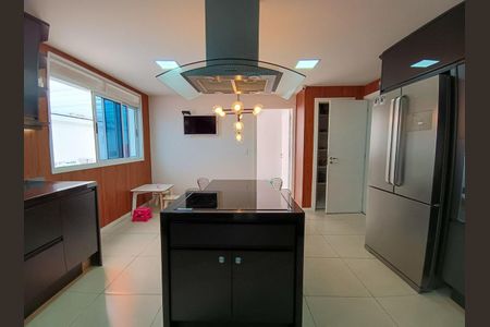 Casa de condomínio à venda com 600m², 4 quartos e 9 vagasCozinha