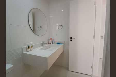 Casa de condomínio à venda com 600m², 4 quartos e 9 vagasBanheiro