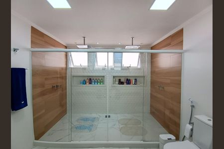 Casa de condomínio à venda com 600m², 4 quartos e 9 vagasBanheiro